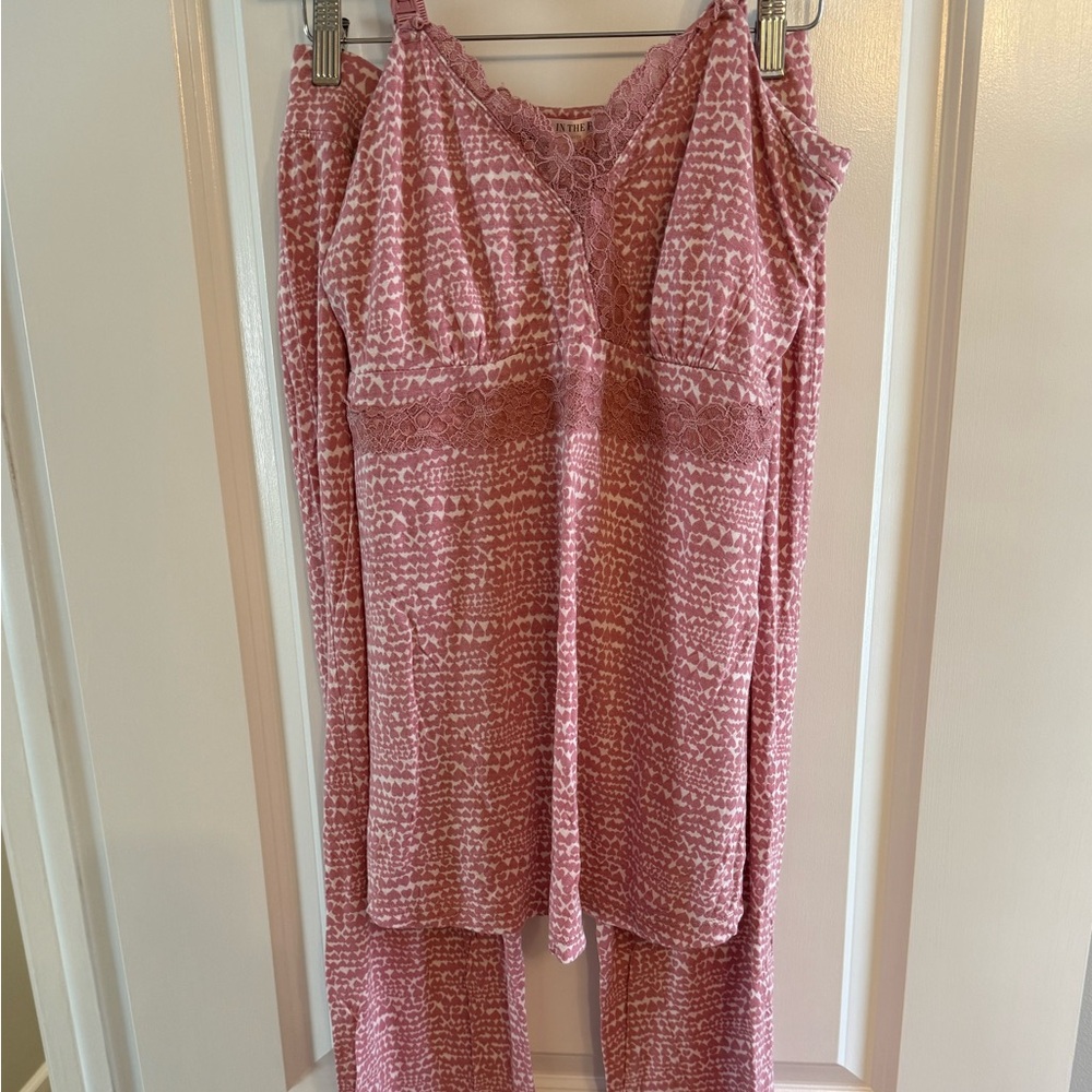 A Pea in the Pod Pink Lace Trim Top